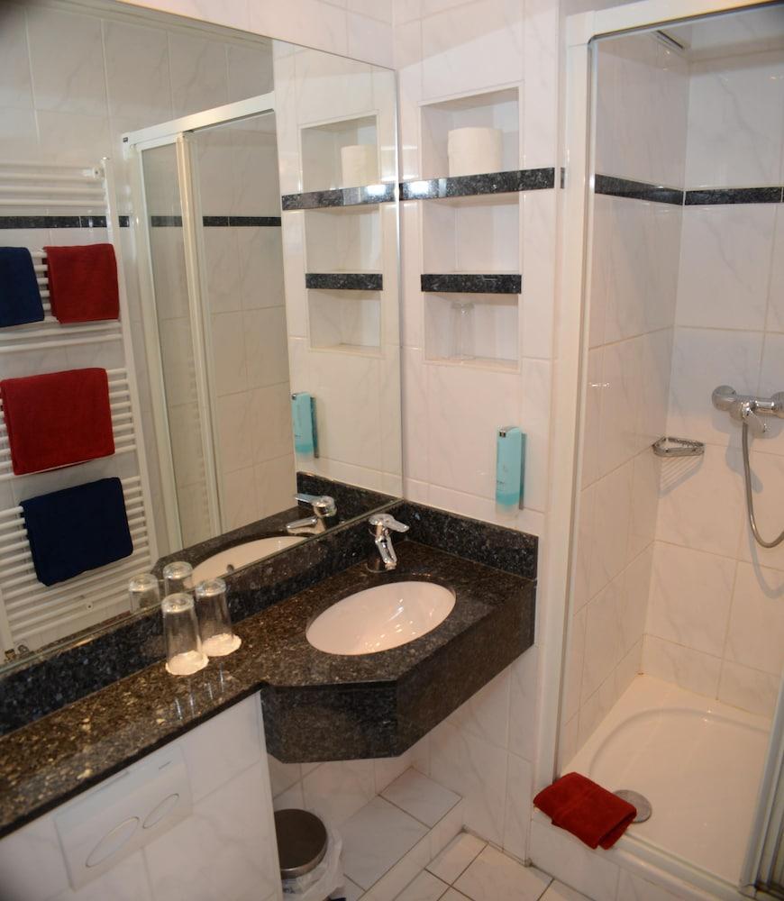 Hotel Granus อาเคิน ภายนอก รูปภาพ